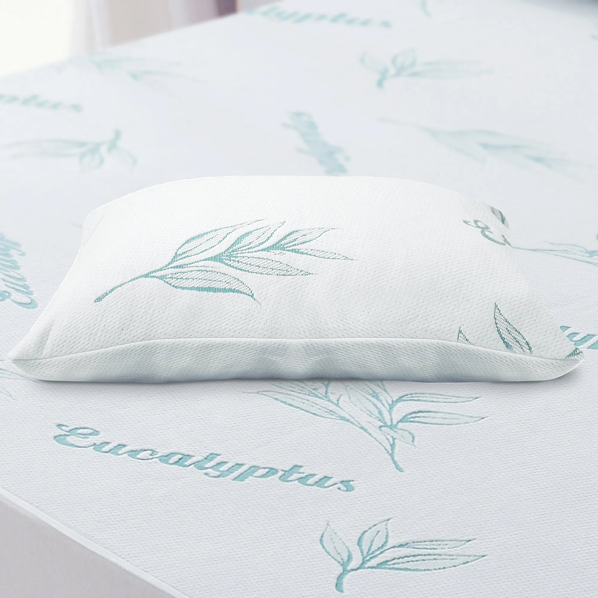 Canada Loft - Eucalyptus Scented Pillow